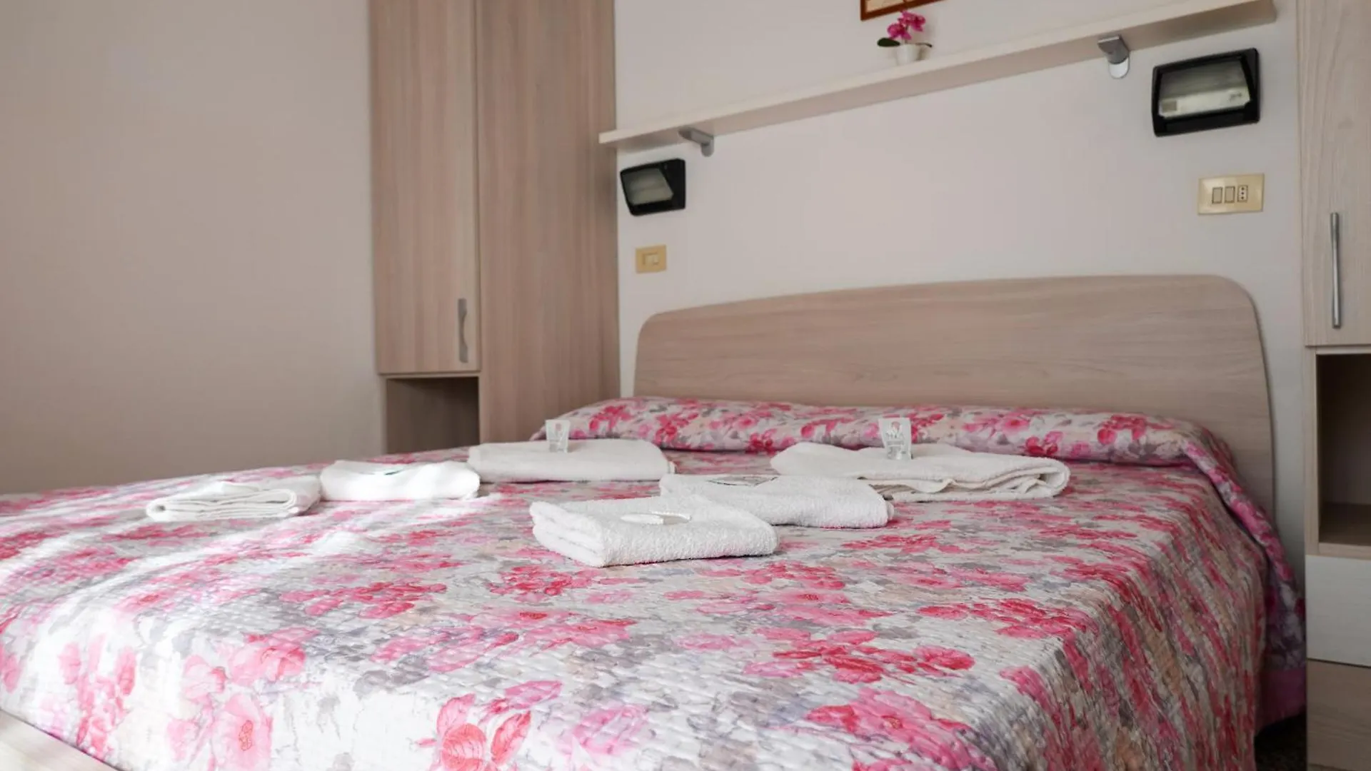 Hotel Lea B&B Pensione Completa Rimini