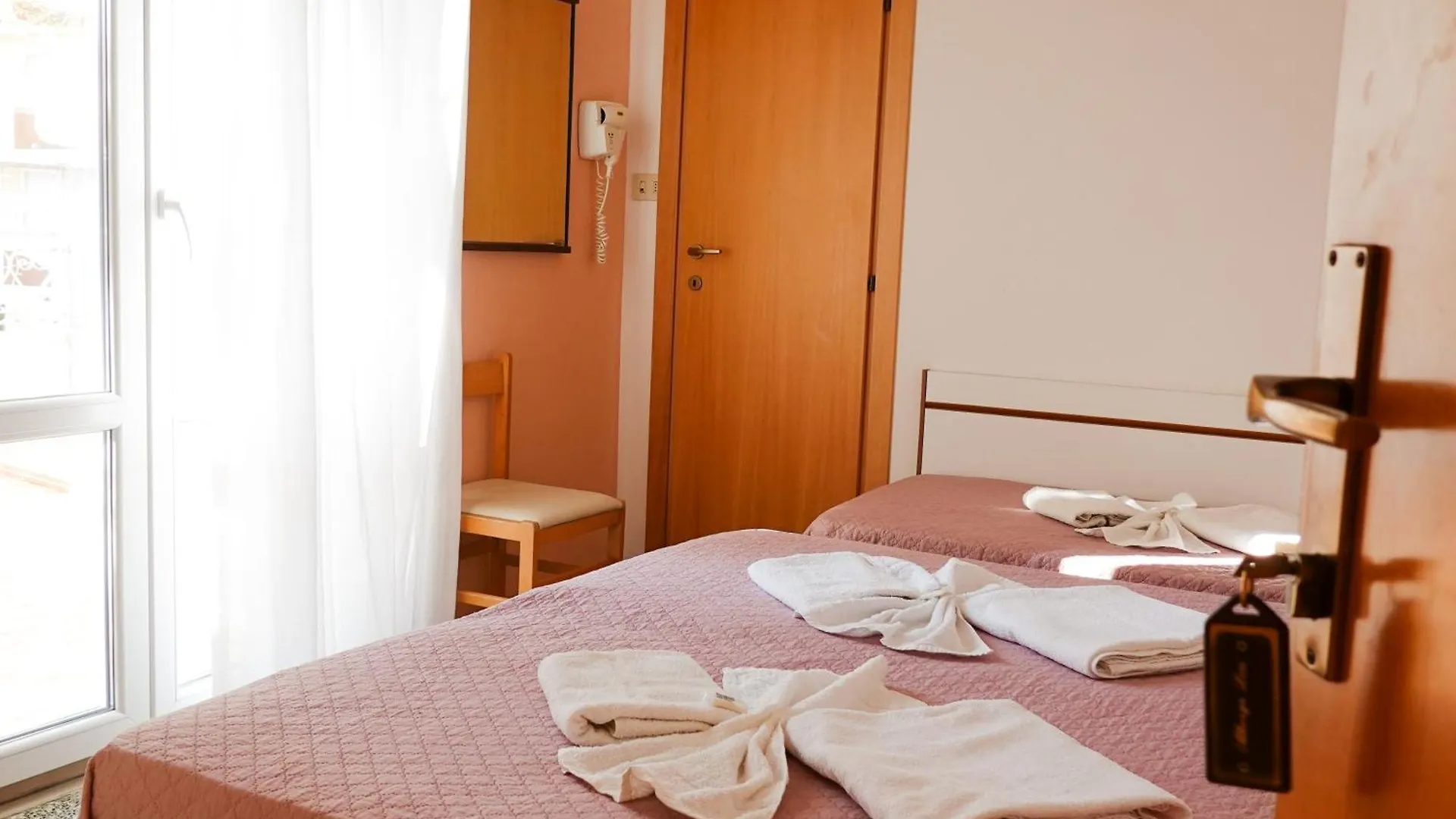 Hotel Lea B&B Pensione Completa Rimini Italy
