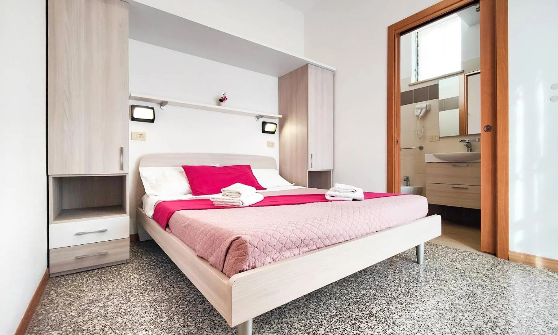 Hotel Lea B&B Pensione Completa Римини