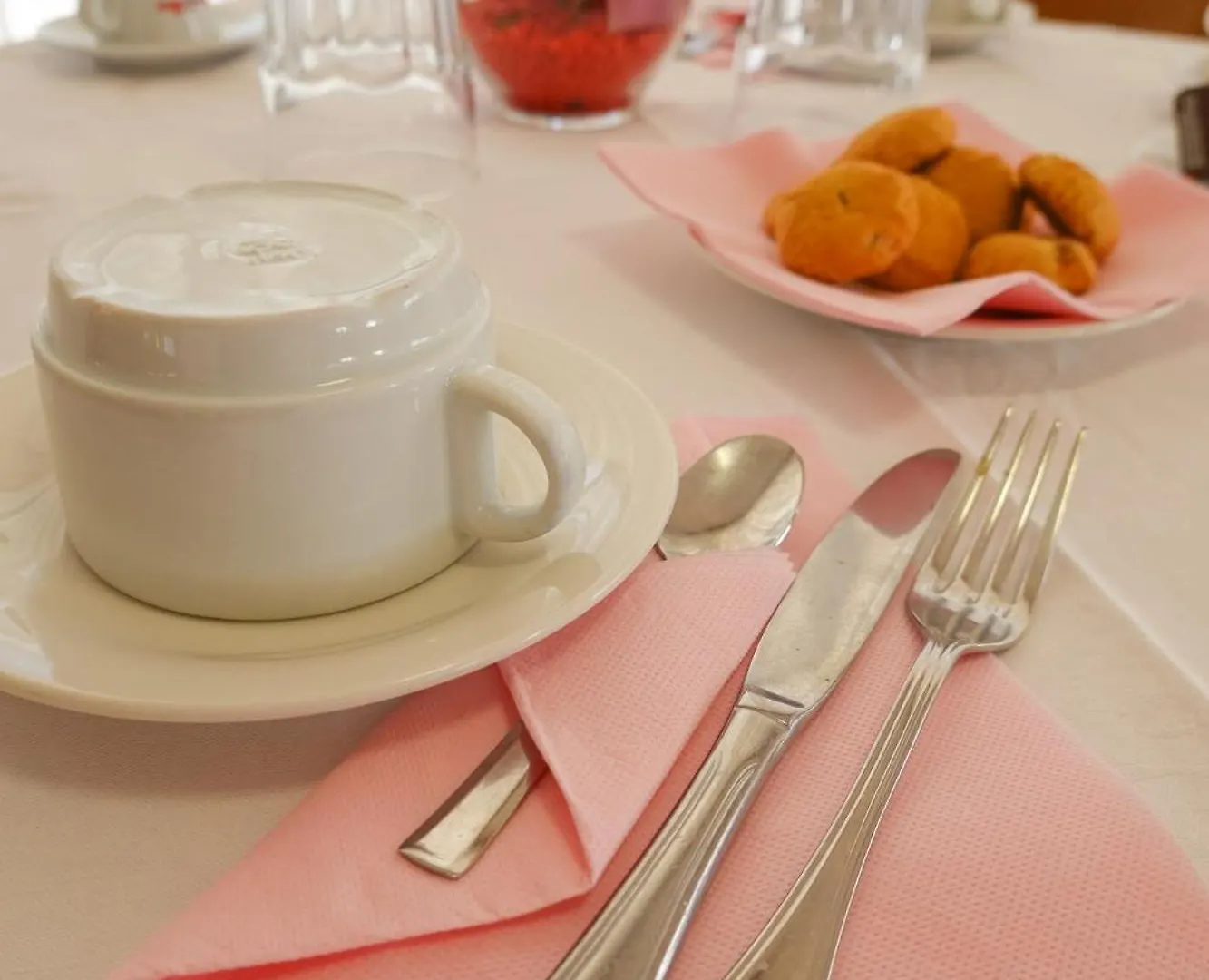 Hotel Lea B&B Pensione Completa Римини