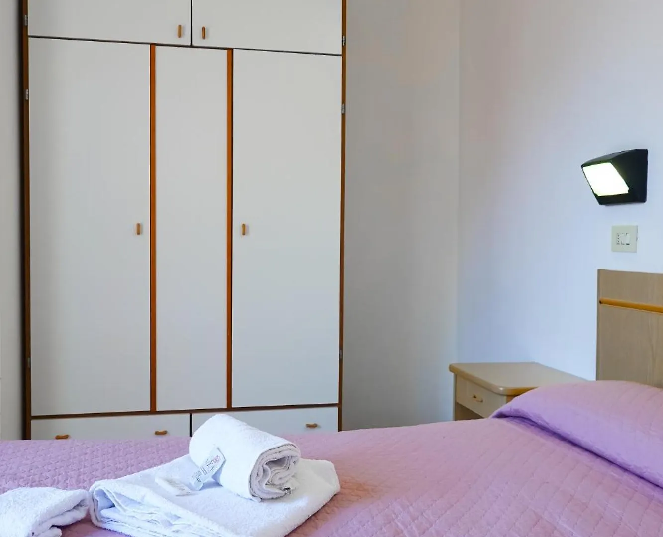 Hotel Lea B&B Pensione Completa Римини
