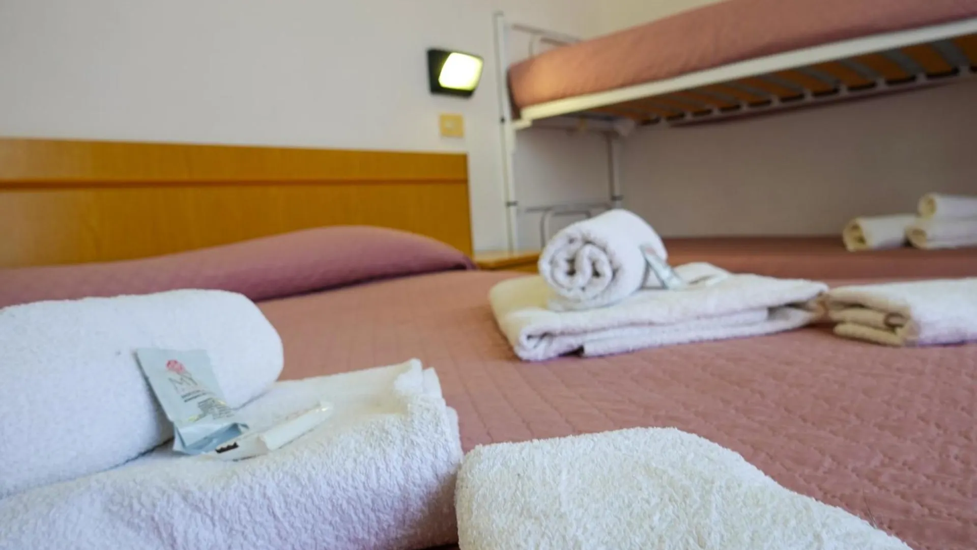 **  Hotel Lea B&B Pensione Completa Rimini Italy
